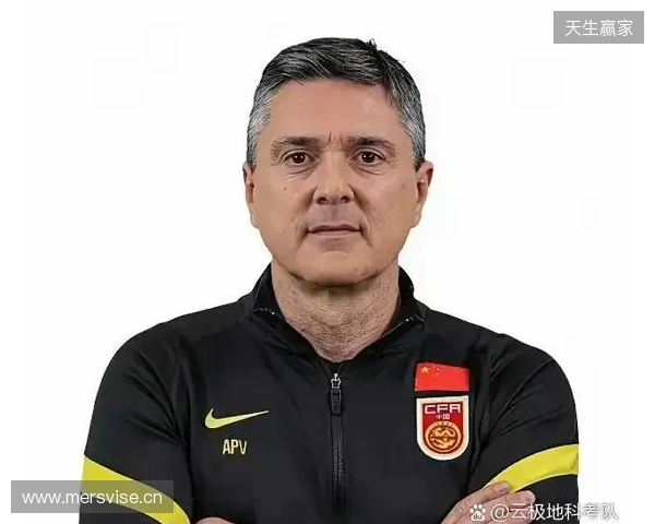 袁甲:重庆铜梁龙选刘建业带队征战中超,我很意外但钦佩这种勇气 袁甲:重庆铜梁龙选刘建业带队征战中超,我很意外但钦佩这种勇气